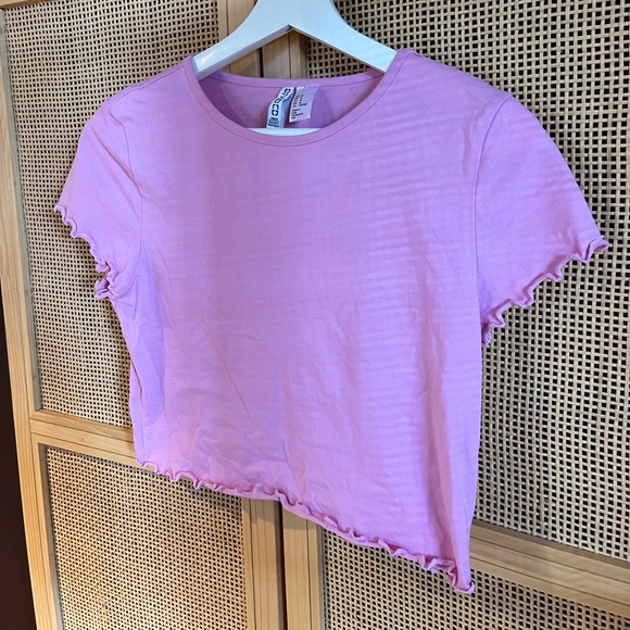 H&M Women’s M Ruffled Edge Pink Top - Picture 2 of 5